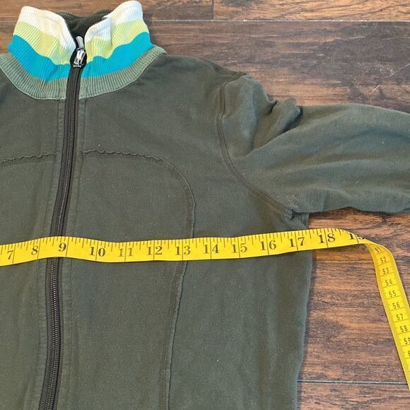 Lululemon Army Green zip up sweatshirt size 6 no size tag check pics GUC - Picture 7 of 10